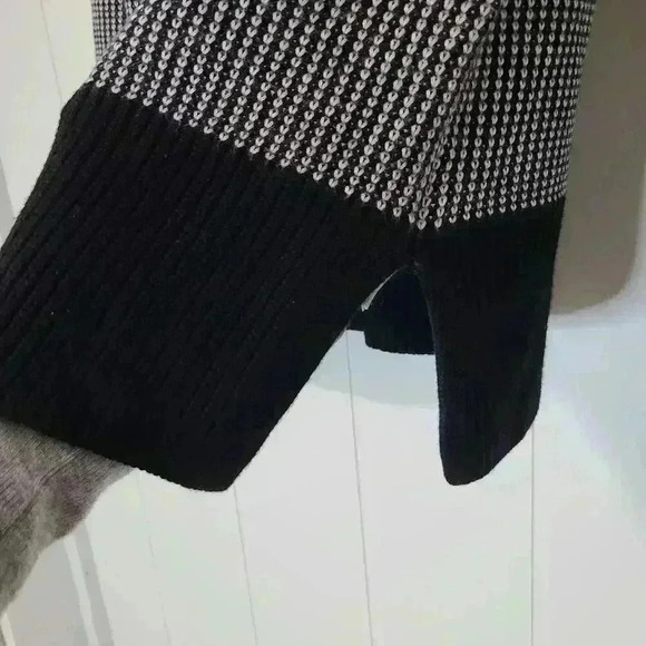 Banana Republic Black White Boxy Sweater Wool Blend Size M - Picture 4 of 7